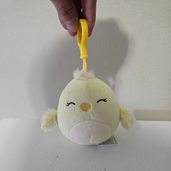 Squishmallows 3.5 Aimee The Chick Clip - Picture 1 of 4